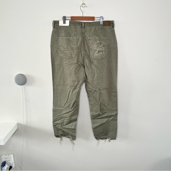 American Eagle distressed mom jeans - Picture 3 of 6